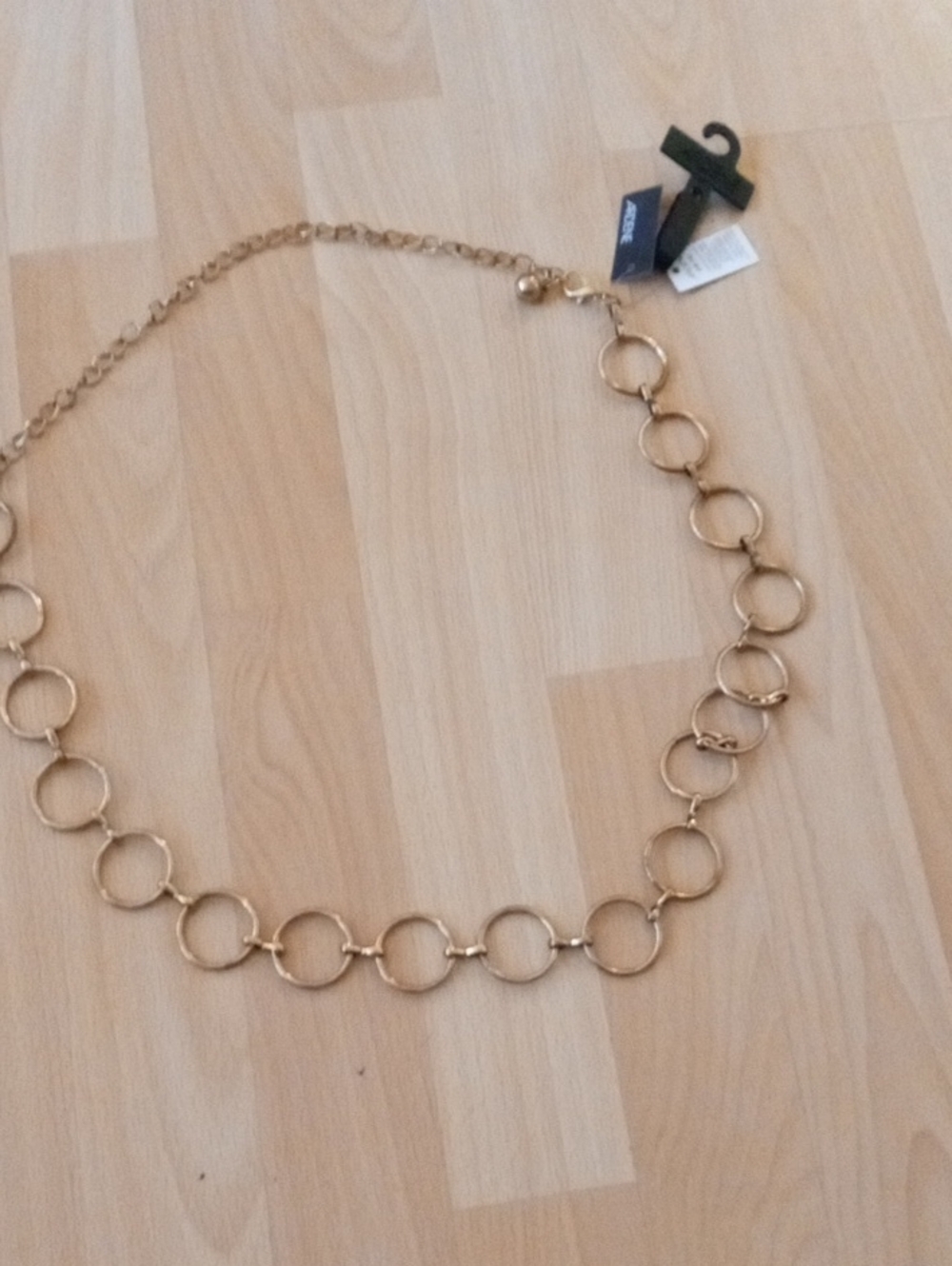$5>>Ardene Gold Circle Link Necklace
